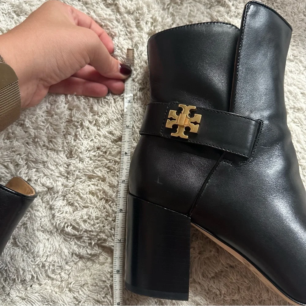 Tory Burch Kira Black Leather Ankle Boots 7 gold logo ankle short heeled